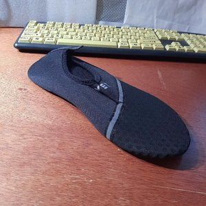 WateLves Water Shoe Quick Dry Aqua Sports Black White Size US 10-11/EU 42-43 New